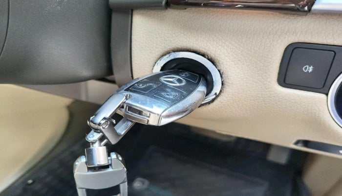 2014 Mercedes Benz Ml Class 350 CDI, Diesel, Automatic, 1,24,750 km, interior