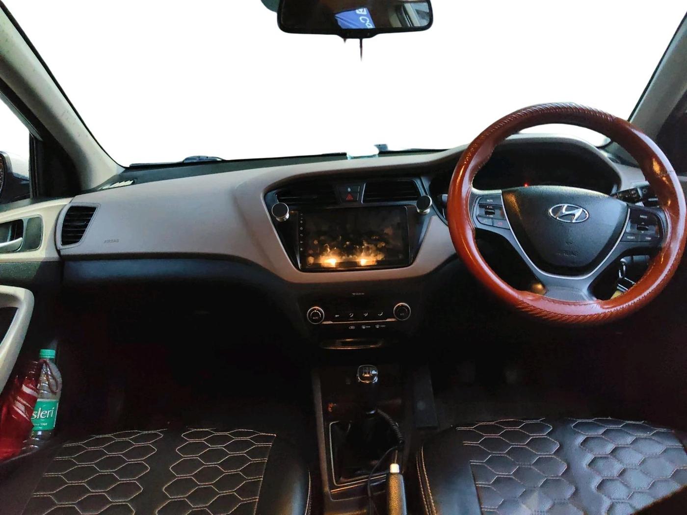 2016 Hyundai Elite i20 SPORTZ 1.2, Petrol, Manual, 1,80,656 km, interior