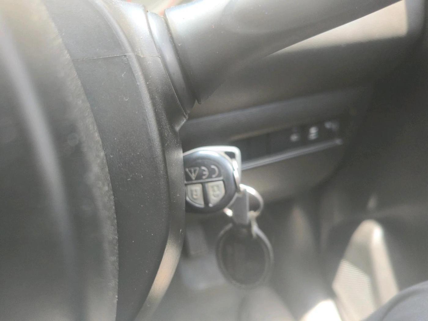 2023 Maruti Swift VXI, Petrol, Manual, 35,655 km, interior