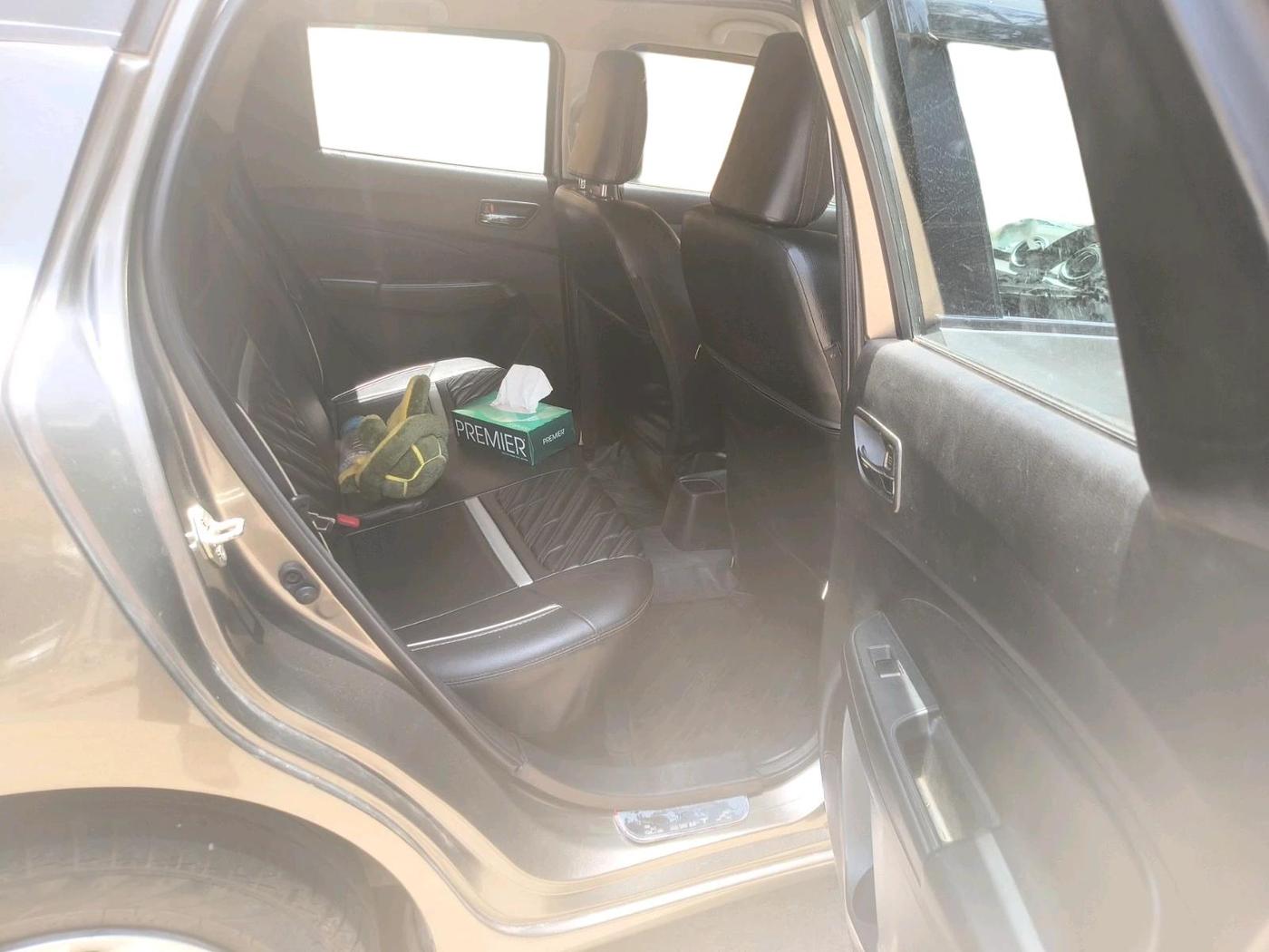 2023 Maruti Swift VXI, Petrol, Manual, 35,655 km, interior