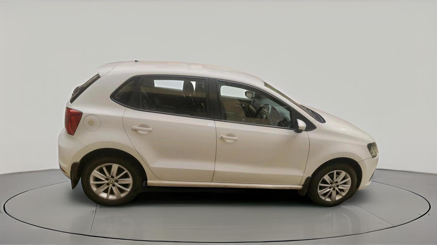 2017 Volkswagen Polo HIGHLINE1.5L, Diesel, Manual, 1,54,333 km, exterior