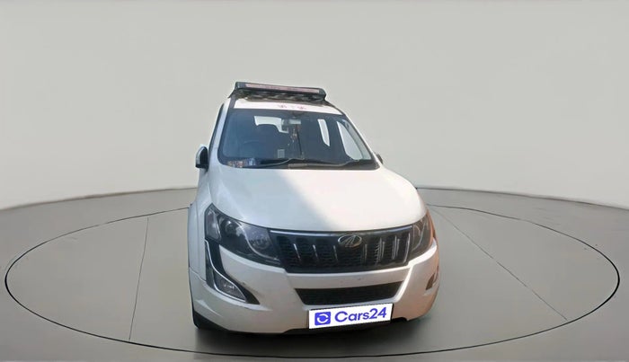 2017 Mahindra XUV500 W10, Diesel, Manual, 1,80,038 km, exterior