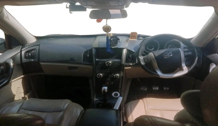 2017 Mahindra XUV500 W10, Diesel, Manual, 1,80,038 km, interior