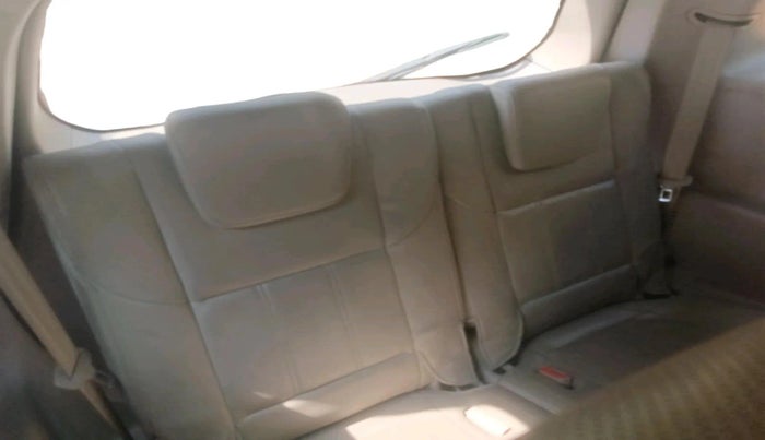 2017 Mahindra XUV500 W10, Diesel, Manual, 1,80,038 km, interior