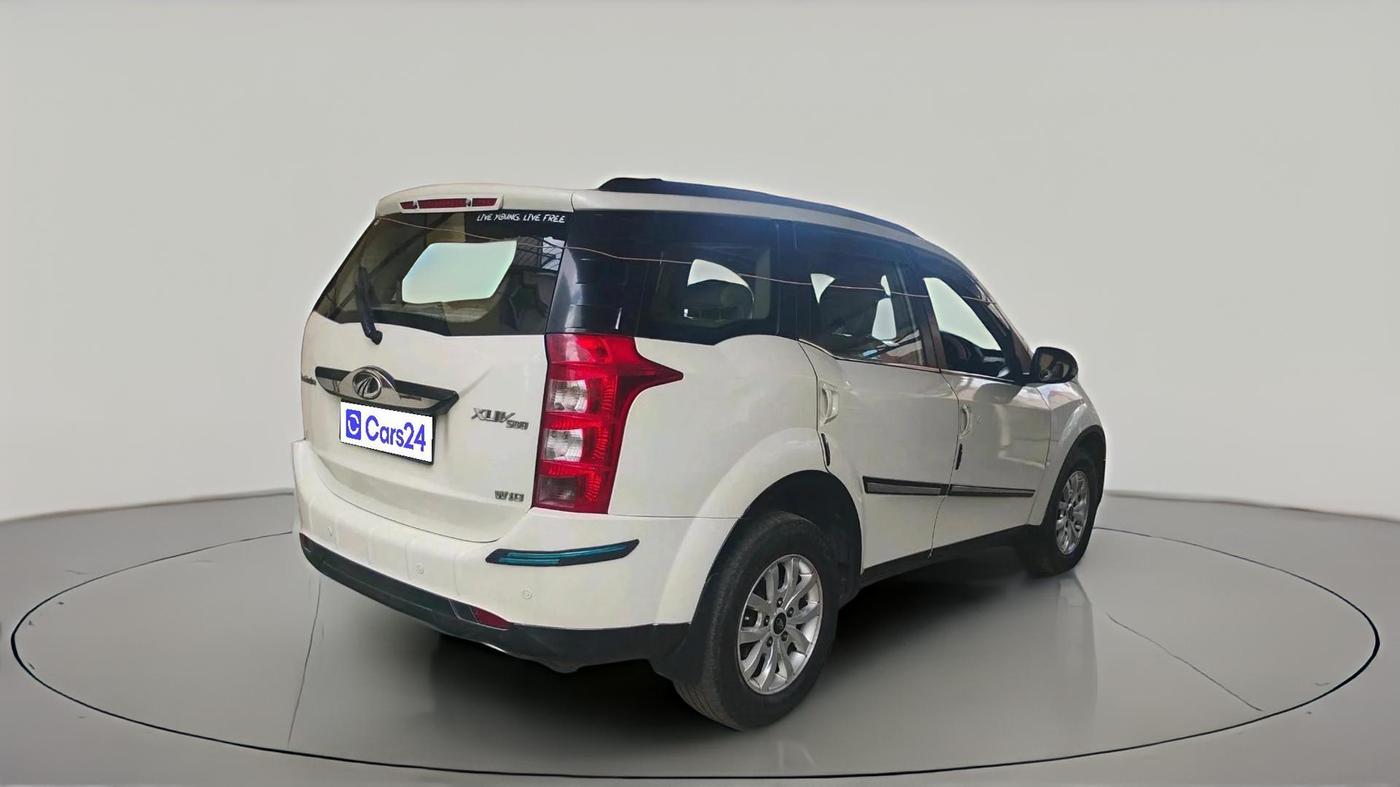 2016 Mahindra XUV500 W10 1.99, Diesel, Manual, 85,354 km, exterior