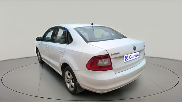 2014 Skoda Rapid ELEGANCE 1.6 TDI CR MT, Diesel, Manual, 1,19,770 km, exterior