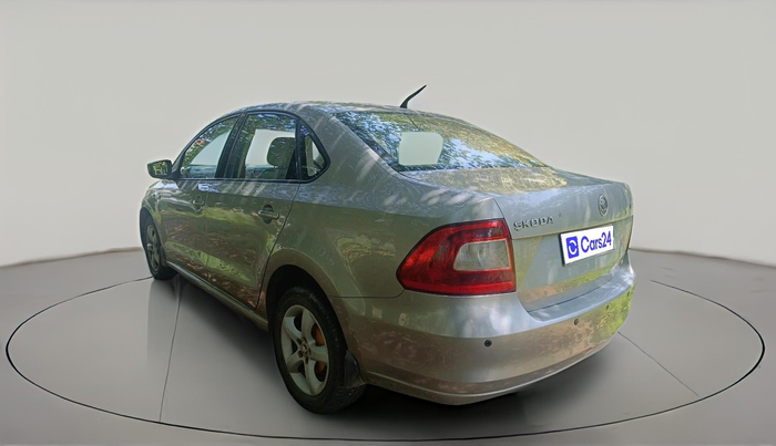 2013 Skoda Rapid ELEGANCE 1.6 TDI CR MT, Diesel, Manual, 97,483 km, exterior