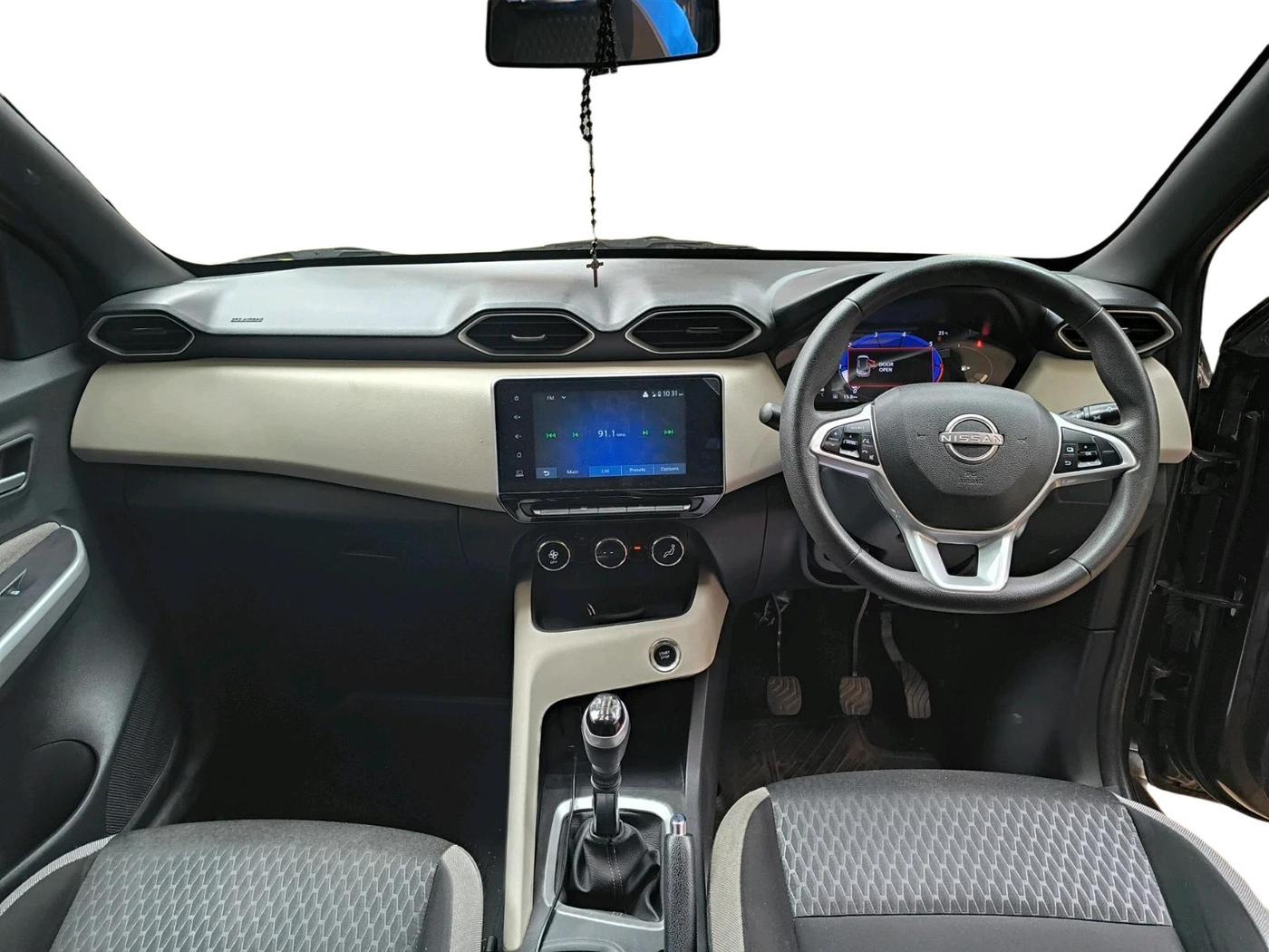 2022 Nissan MAGNITE XV MT, Petrol, Manual, 28,496 km, interior