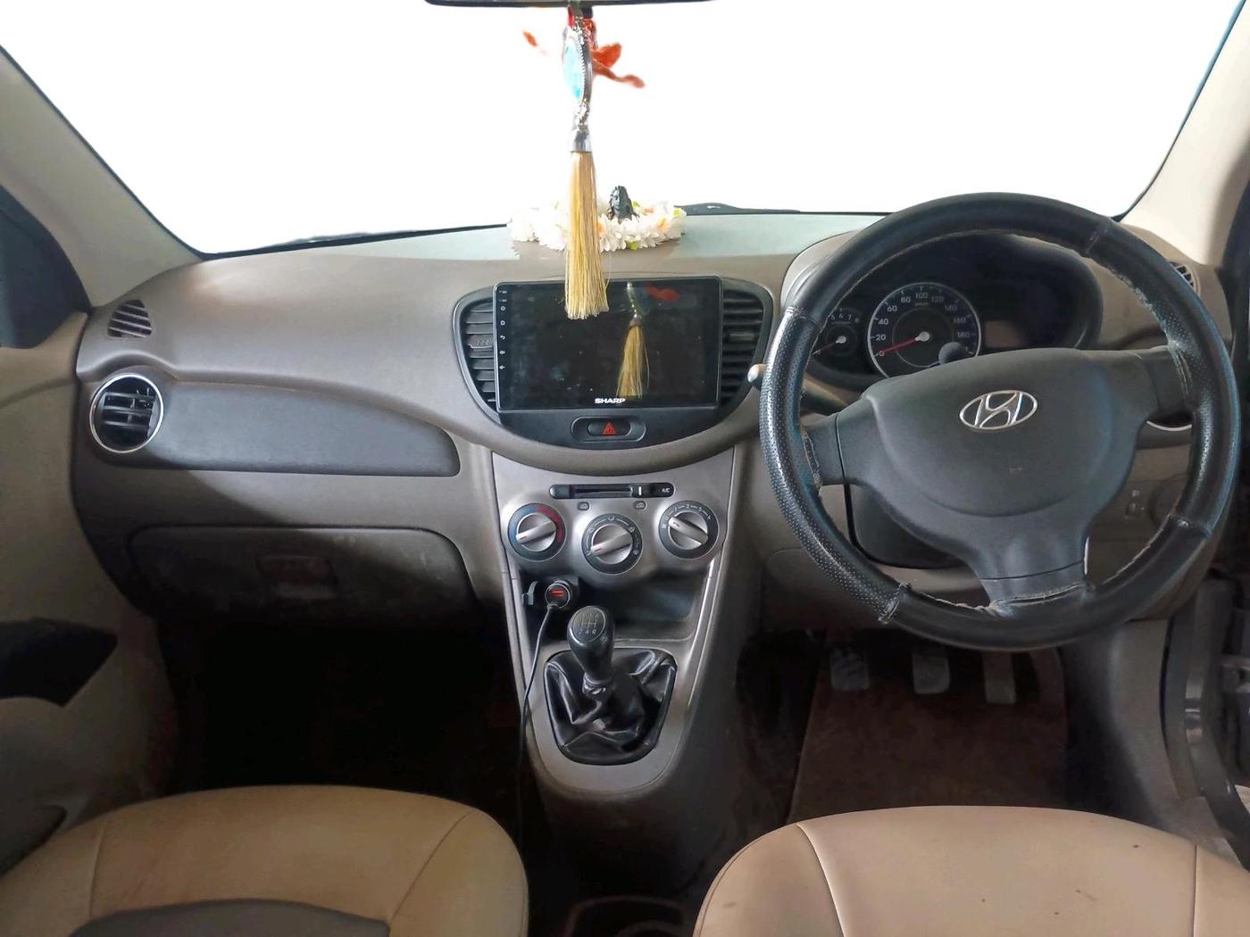 2013 Hyundai i10 MAGNA 1.1, Petrol, Manual, 77,865 km, interior