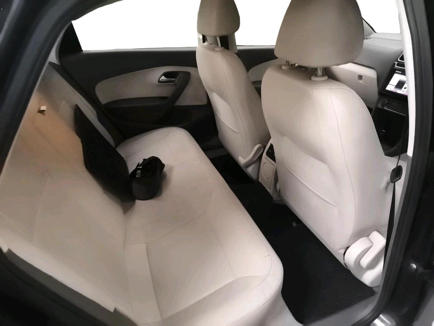 2014 Volkswagen Vento HIGHLINE DIESEL 1.6, Diesel, Manual, 1,26,255 km, interior