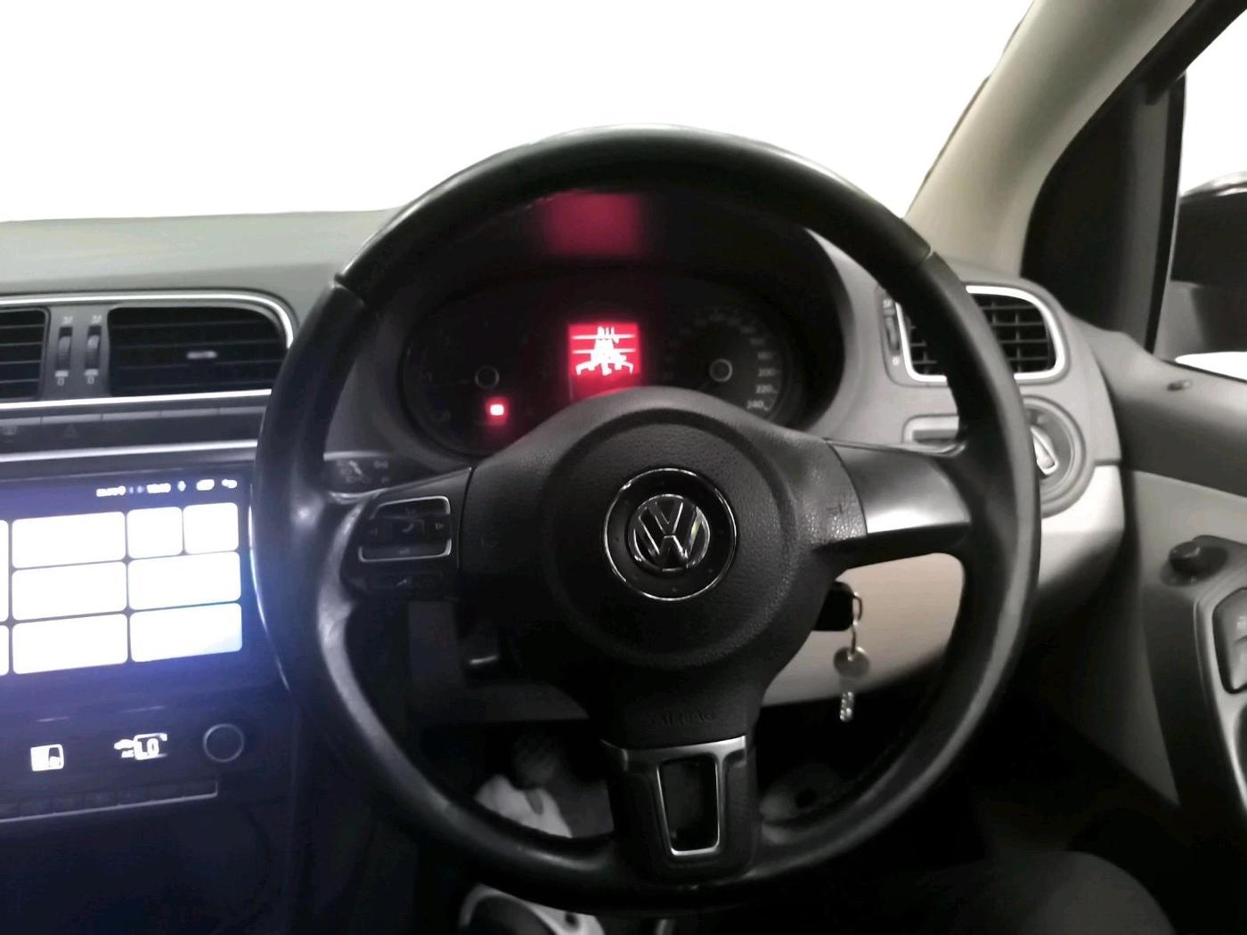 2014 Volkswagen Vento HIGHLINE DIESEL 1.6, Diesel, Manual, 1,26,255 km, interior