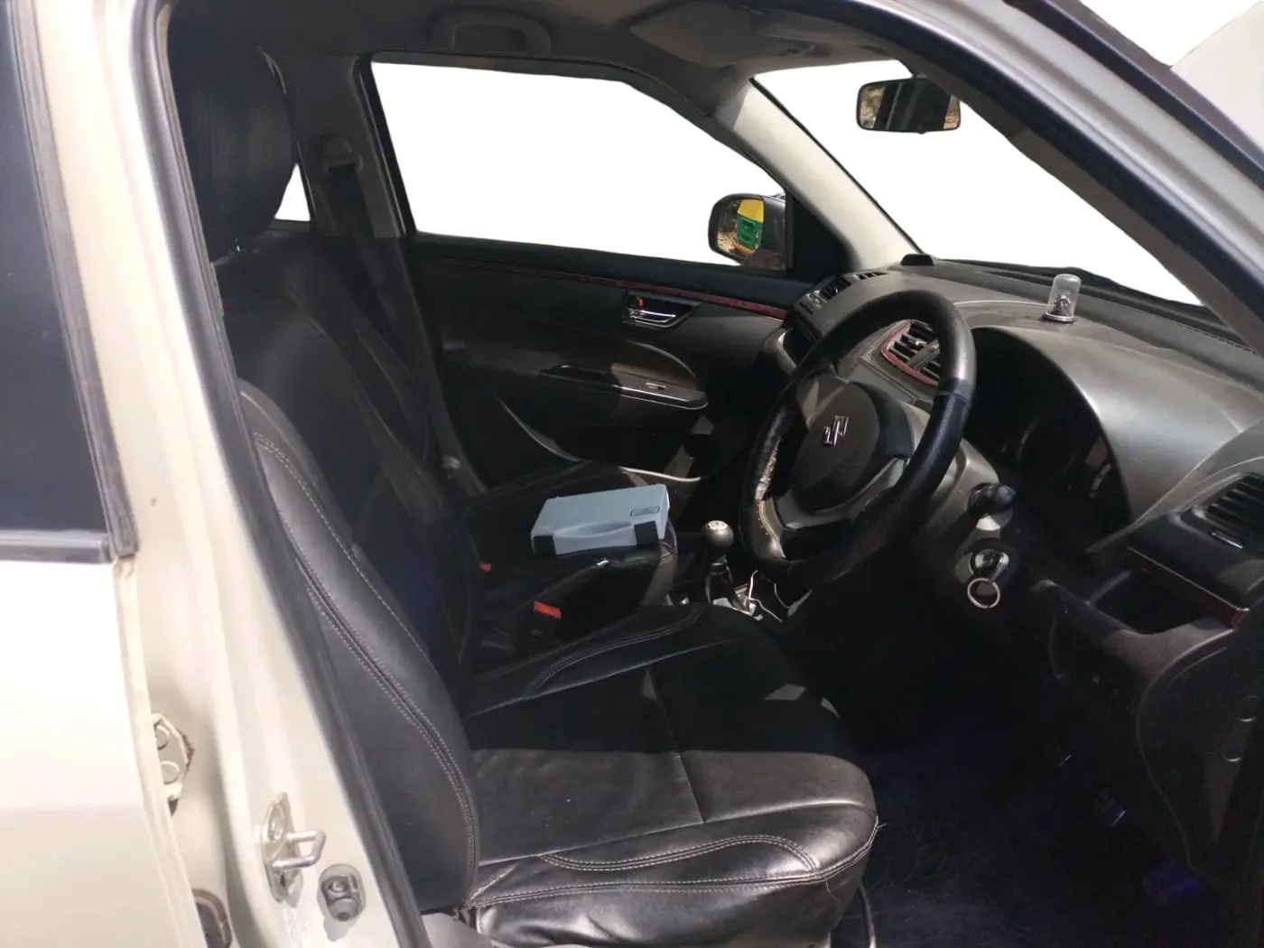 2016 Maruti Swift VXI, Petrol, Manual, 1,09,111 km, interior