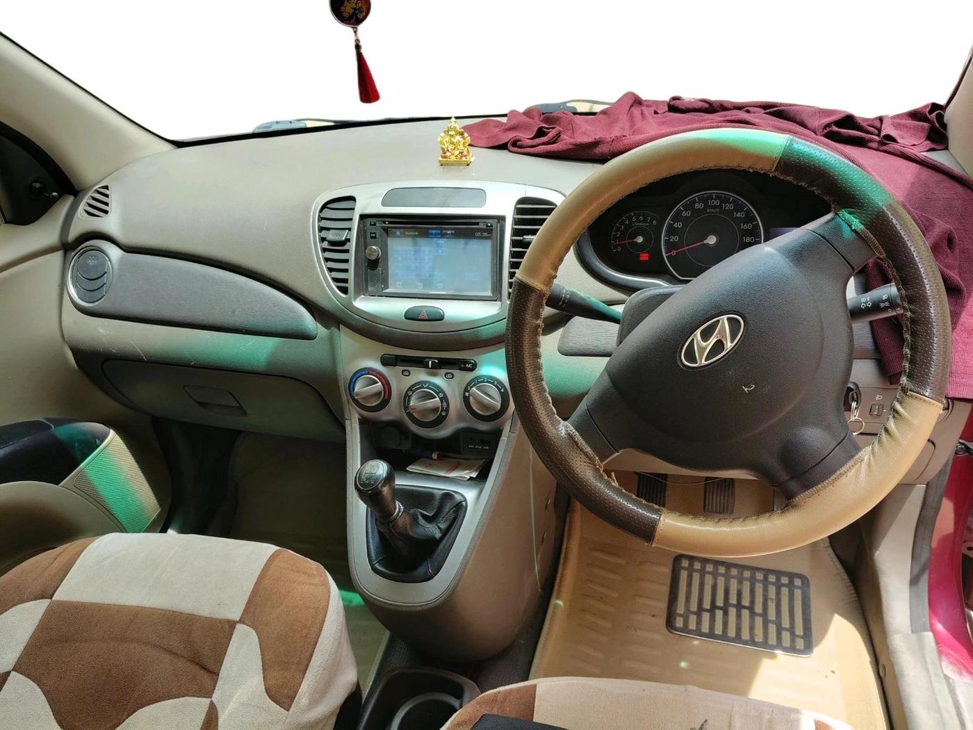 2014 Hyundai i10 SPORTZ 1.1, Petrol, Manual, 65,534 km, interior