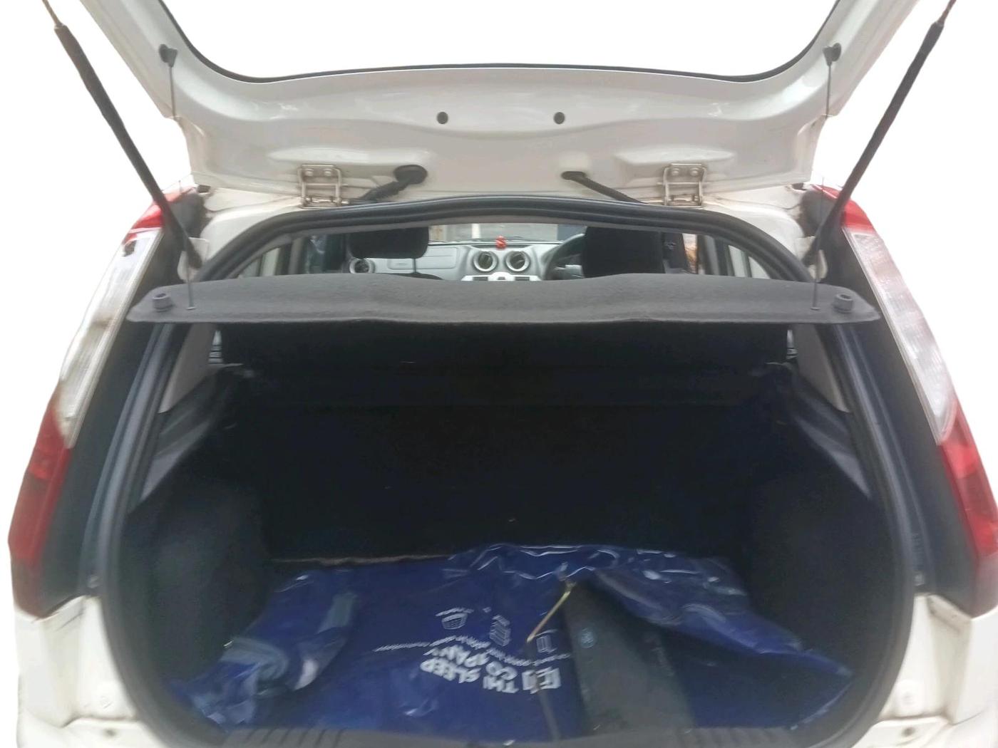 2011 Ford Figo TITANIUM 1.4 DIESEL, Diesel, Manual, 92,877 km, exterior
