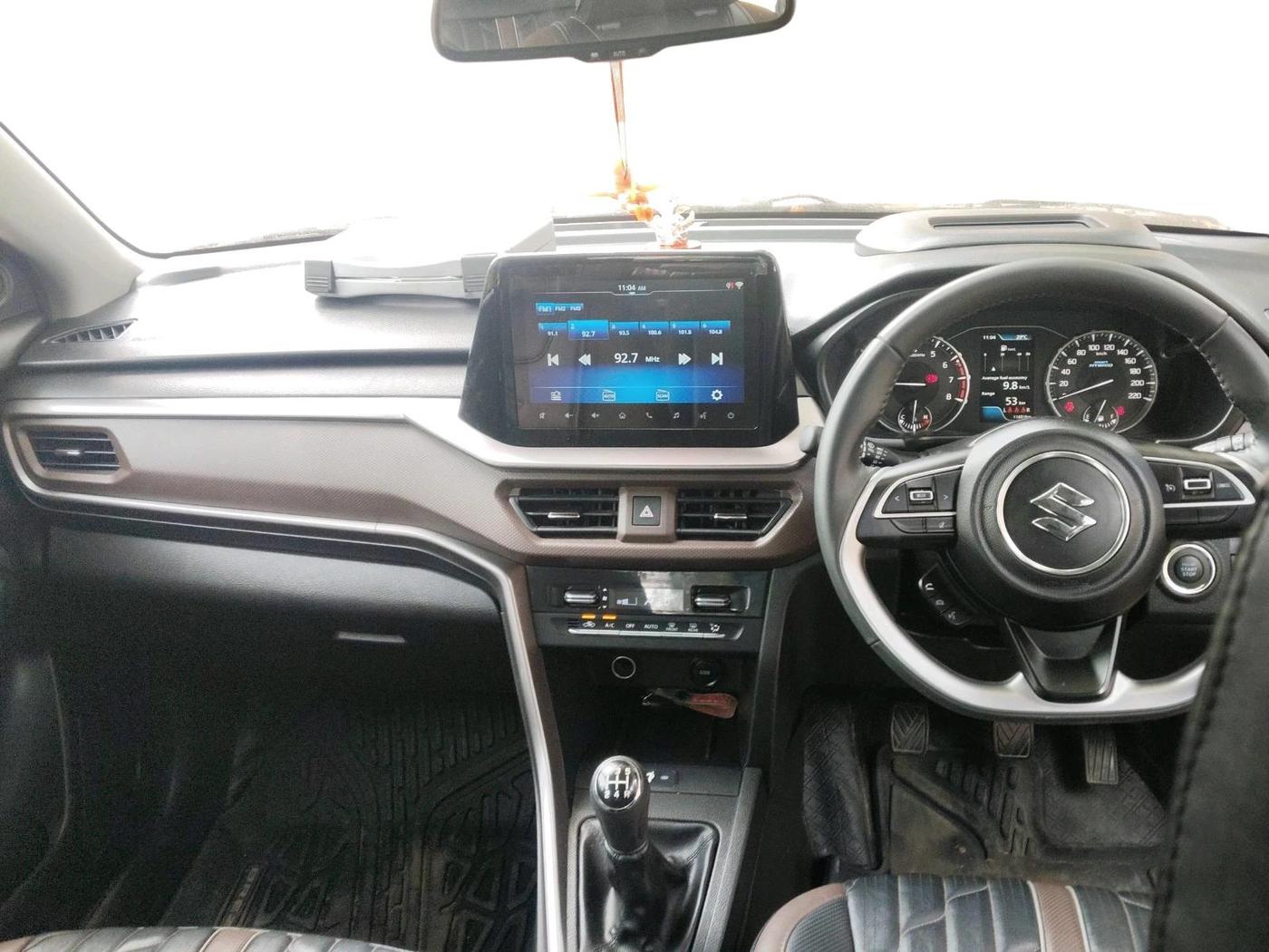 2025 Maruti BREZZA ZXI + SMART HYBRID DUAL TONE, Petrol, Manual, 11,651 km, interior