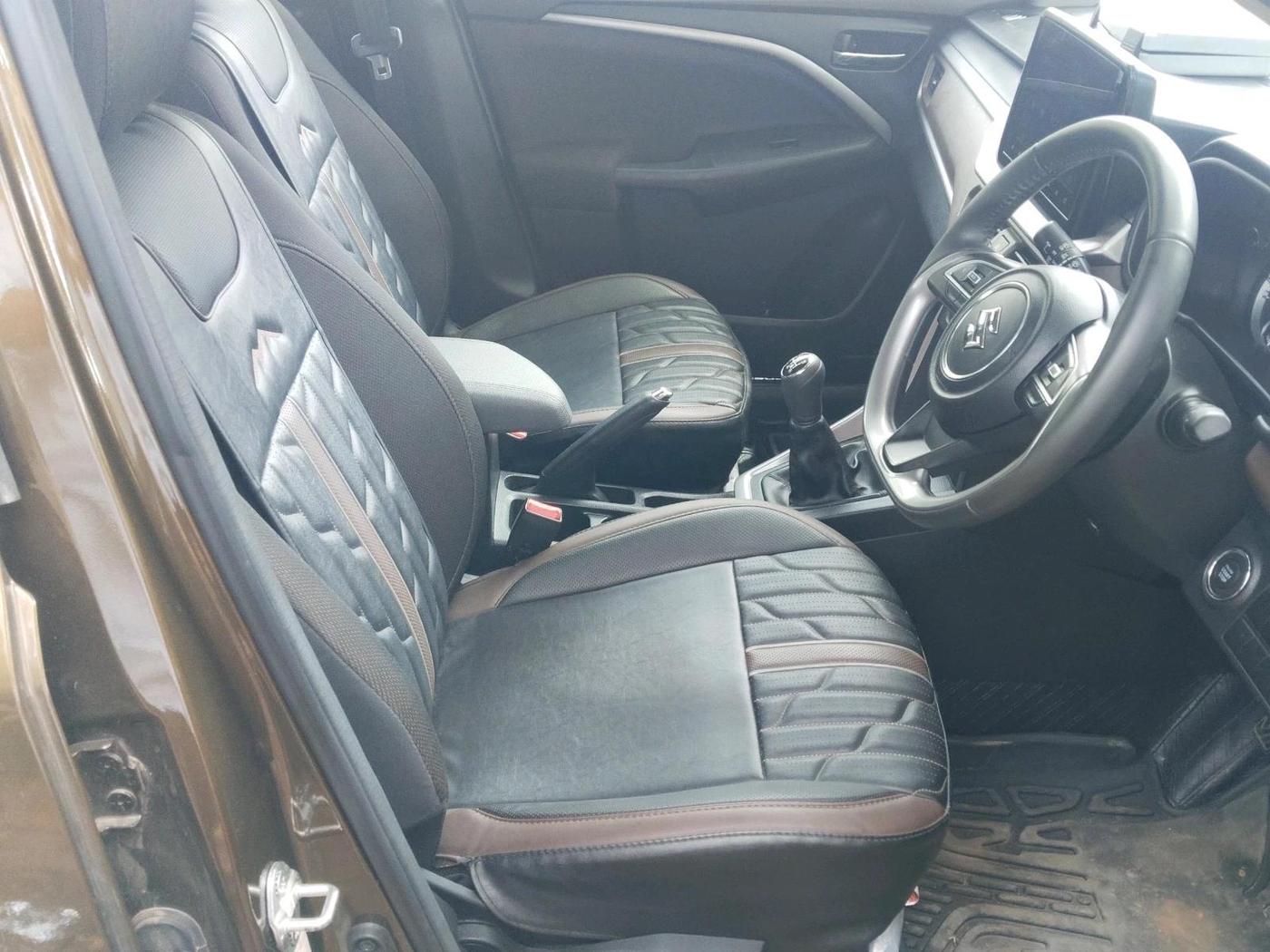 2025 Maruti BREZZA ZXI + SMART HYBRID DUAL TONE, Petrol, Manual, 11,651 km, interior