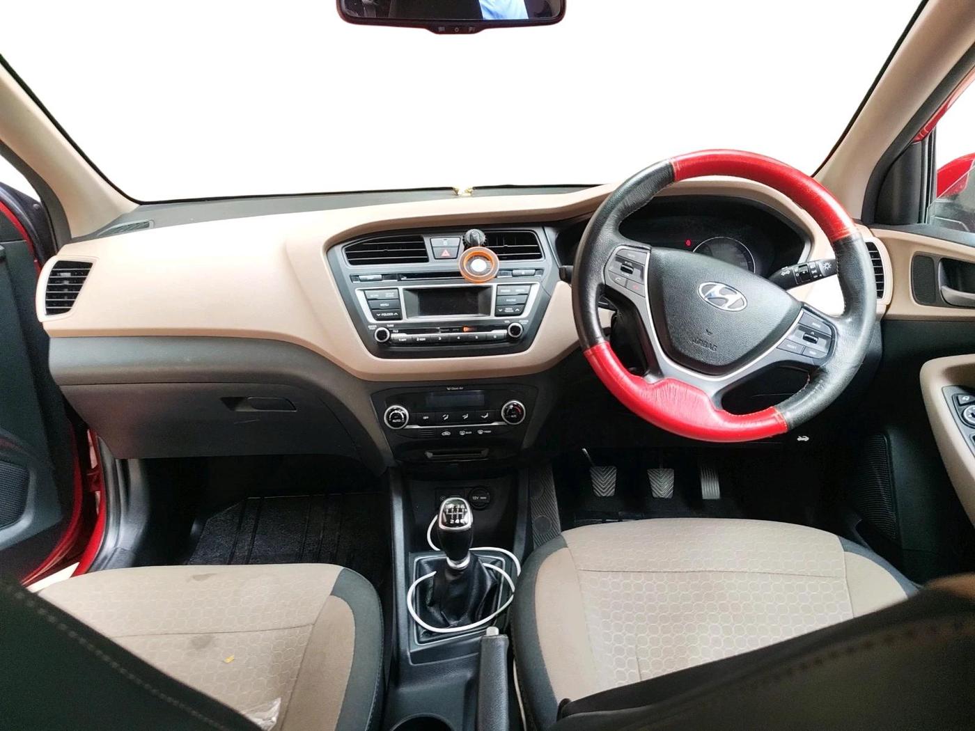 2015 Hyundai Elite i20 SPORTZ 1.4 CRDI, Diesel, Manual, 97,625 km, interior