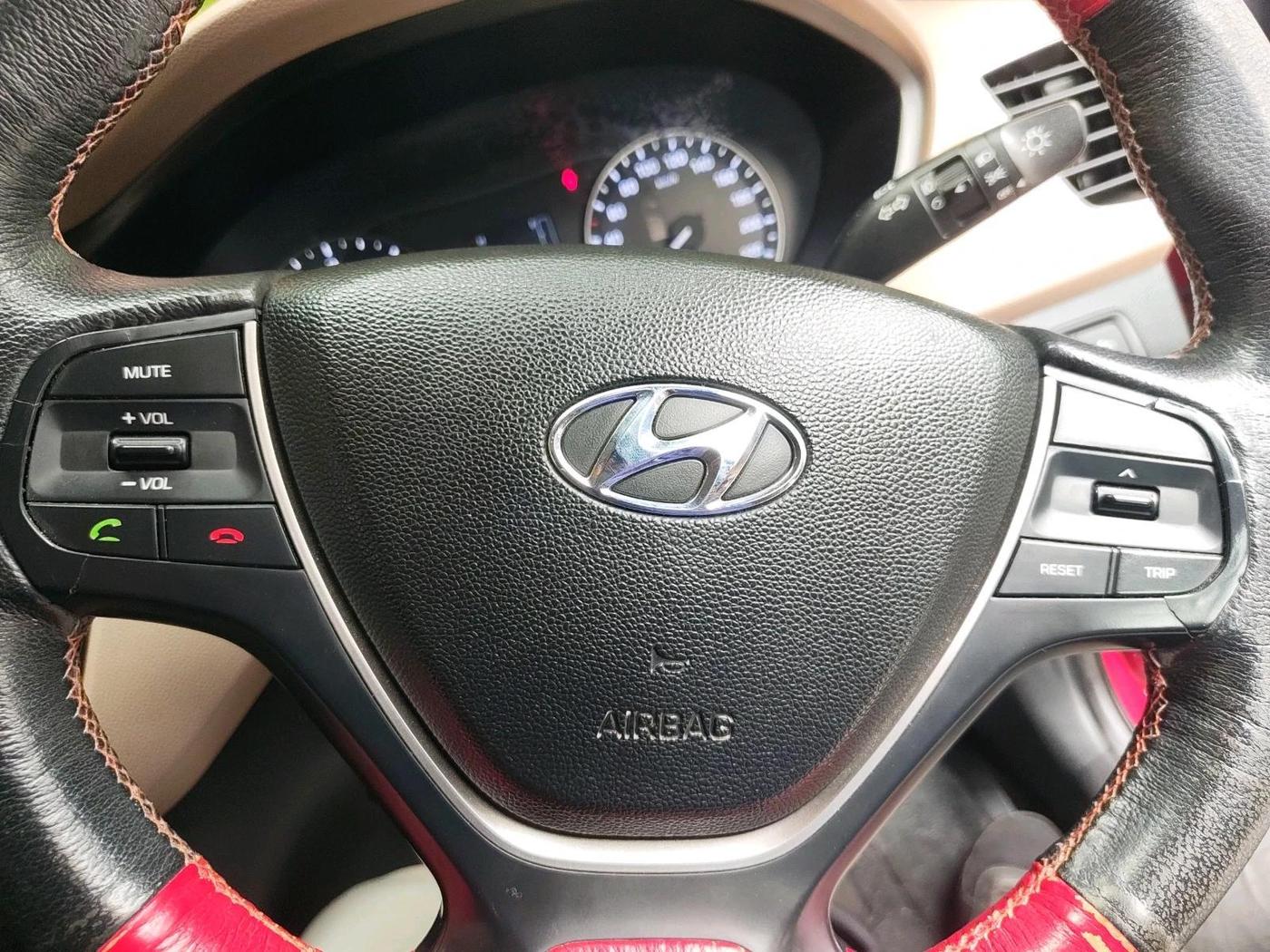 2015 Hyundai Elite i20 SPORTZ 1.4 CRDI, Diesel, Manual, 97,625 km, interior