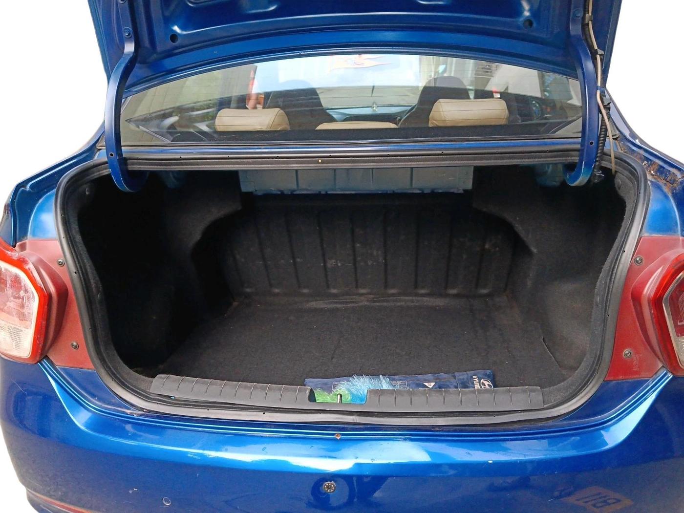 2015 Hyundai Xcent SX AT 1.2 (O), Petrol, Automatic, 72,027 km, exterior