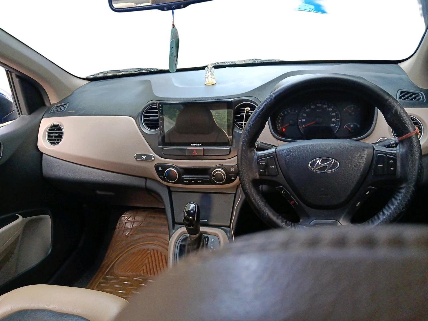 2015 Hyundai Xcent SX AT 1.2 (O), Petrol, Automatic, 72,027 km, interior