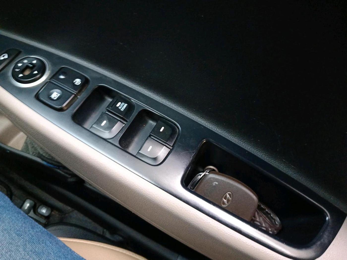 2015 Hyundai Xcent SX AT 1.2 (O), Petrol, Automatic, 72,027 km, interior