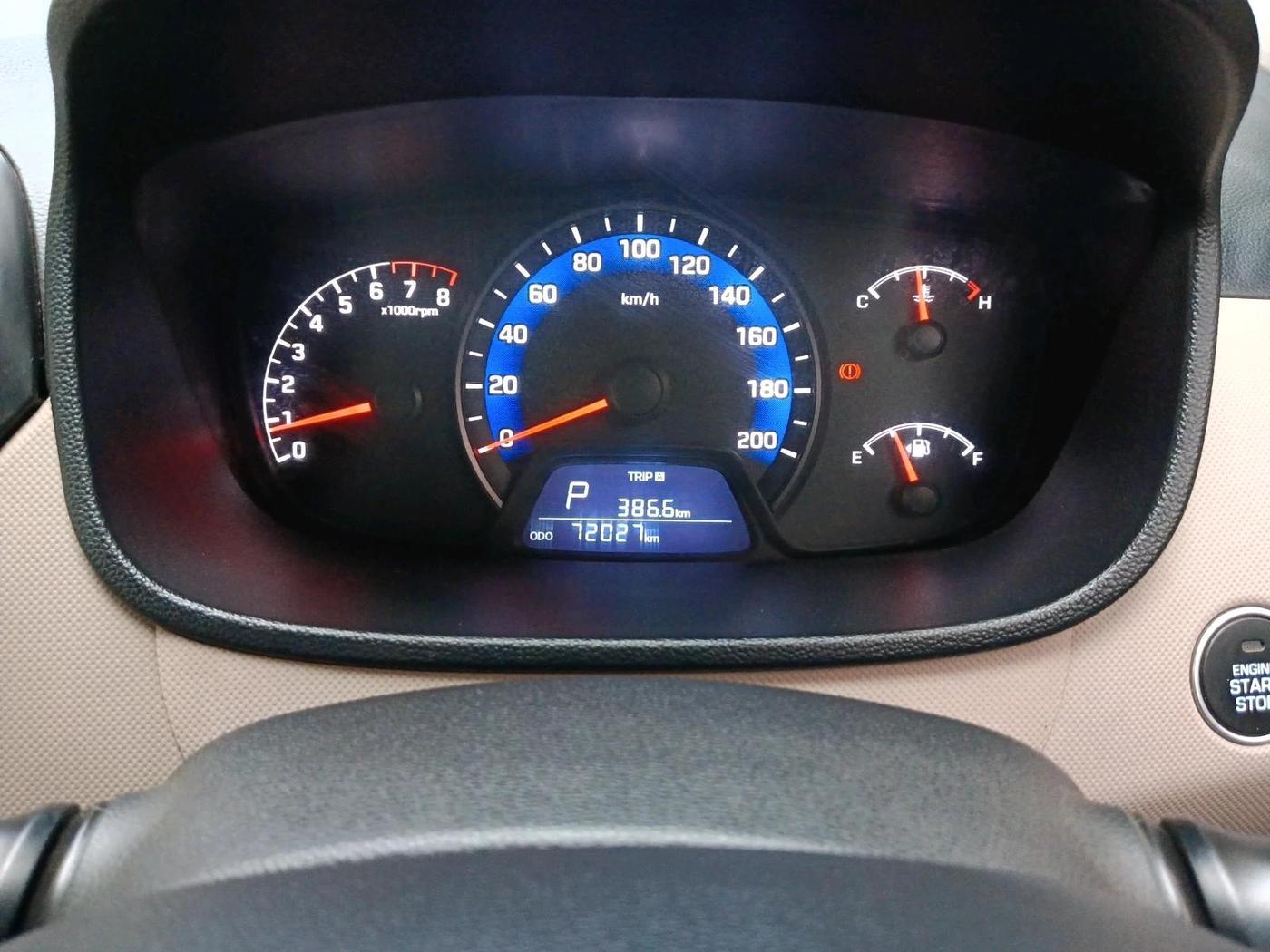 2015 Hyundai Xcent SX AT 1.2 (O), Petrol, Automatic, 72,027 km, interior