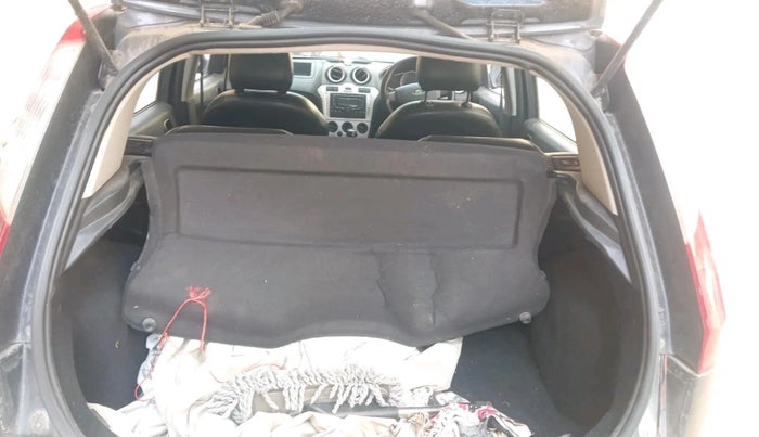 2011 Ford Figo ZXI 1.2 PETROL, Petrol, Manual, 1,13,672 km, exterior