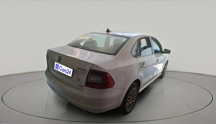 2013 Skoda Rapid AMBITION 1.6 TDI CR MT PLUS, Diesel, Manual, 1,24,730 km, exterior