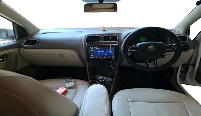 2013 Skoda Rapid AMBITION 1.6 TDI CR MT PLUS, Diesel, Manual, 1,24,730 km, interior