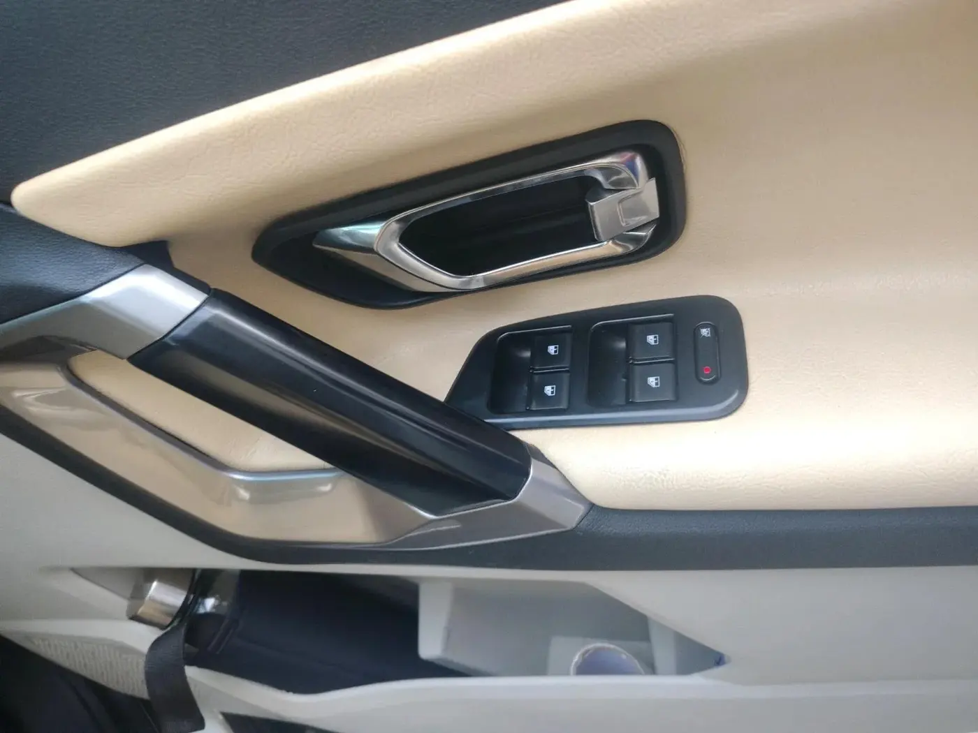 2022 Tata Safari XT PLUS, Diesel, Manual, 45,243 km, interior