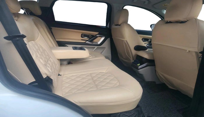 2022 Tata Safari XT PLUS, Diesel, Manual, 45,243 km, interior
