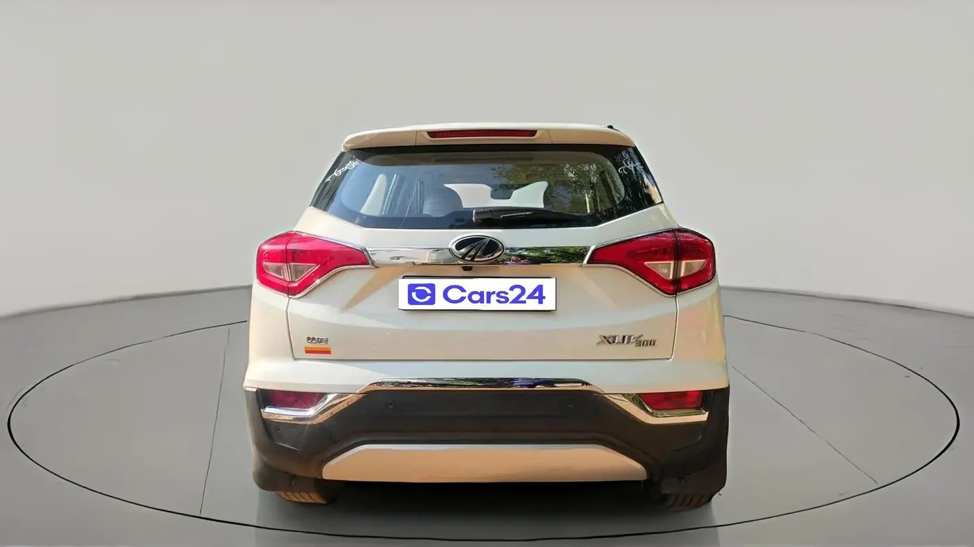 2021 Mahindra XUV300 W8 (O) 1.5 DIESEL, Diesel, Manual, 61,172 km, exterior
