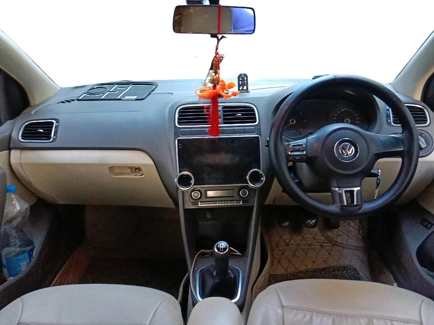 2012 Volkswagen Vento HIGHLINE DIESEL 1.6, Diesel, Manual, 1,14,699 km, interior