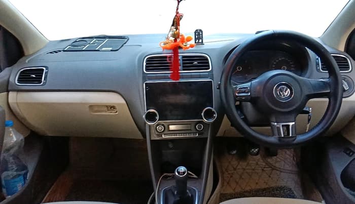 2012 Volkswagen Vento HIGHLINE DIESEL 1.6, Diesel, Manual, 1,14,699 km, interior