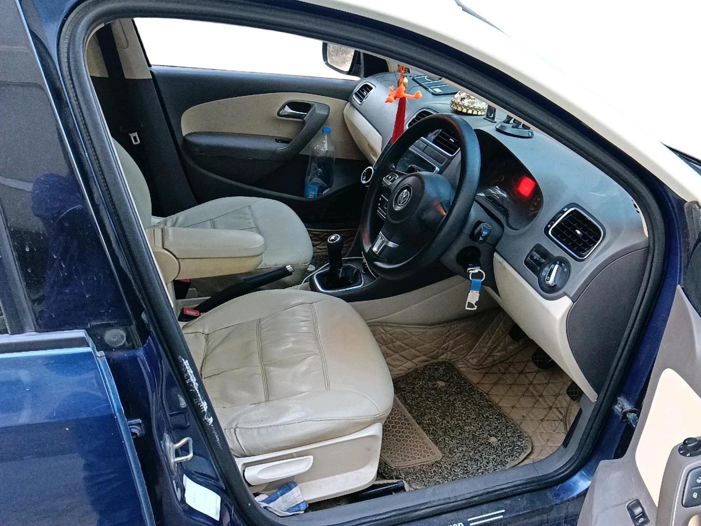 2012 Volkswagen Vento HIGHLINE DIESEL 1.6, Diesel, Manual, 1,14,699 km, interior