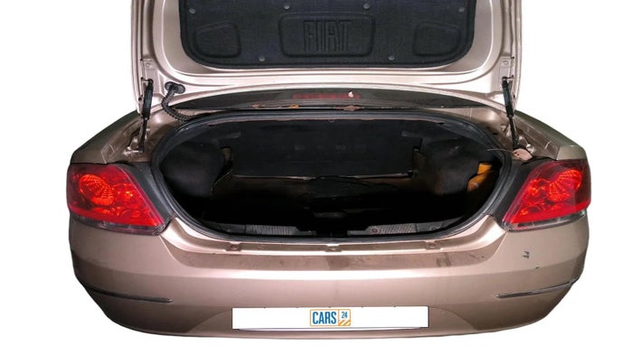 2009 Fiat Linea EMOTION PK 1.3 MJD, Diesel, Manual, 2,00,403 km, exterior