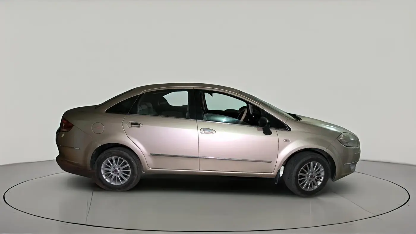 2009 Fiat Linea EMOTION PK 1.3 MJD, Diesel, Manual, 2,00,403 km, exterior