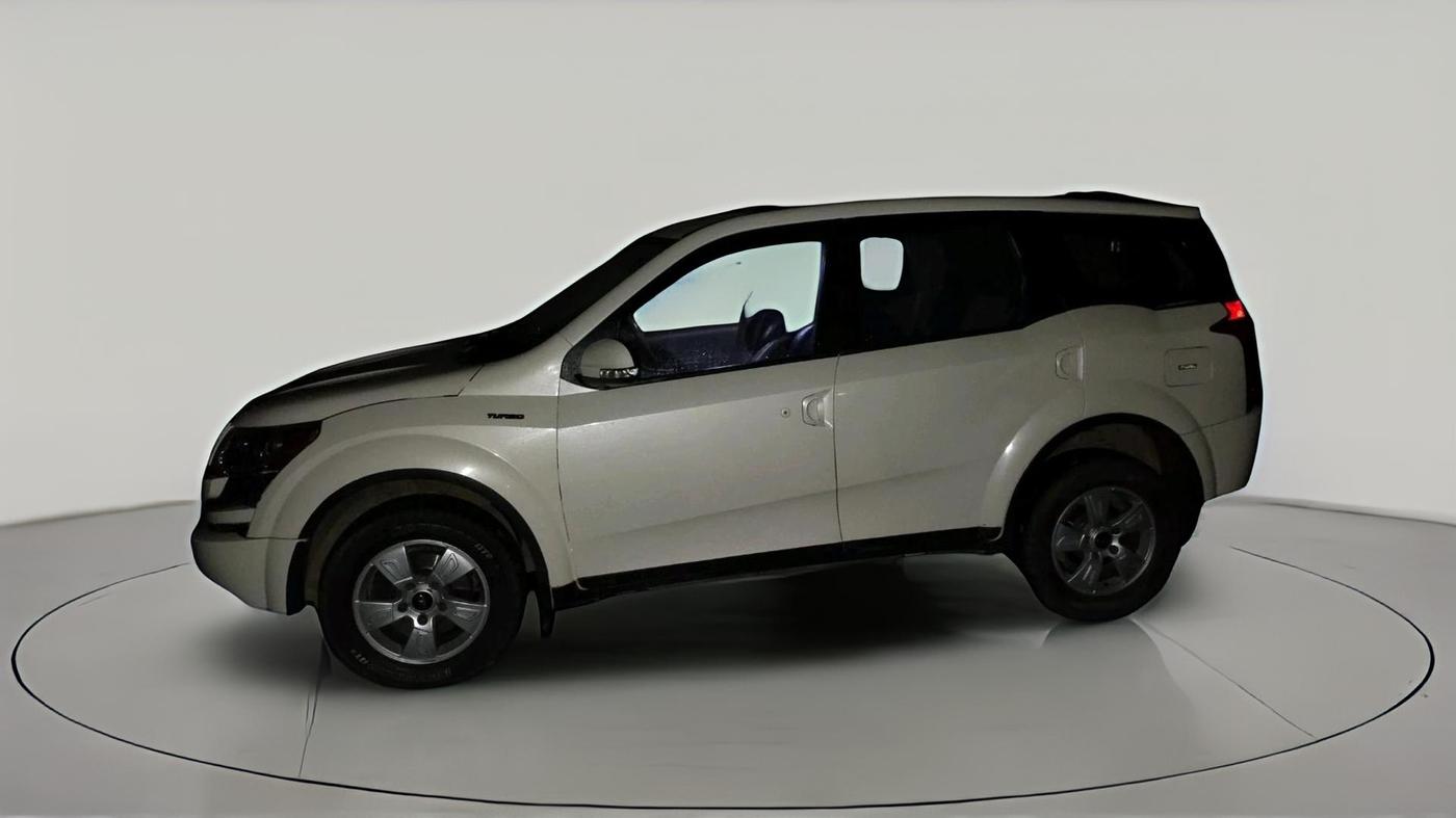 2014 Mahindra XUV500 W8, Diesel, Manual, 1,30,024 km, exterior