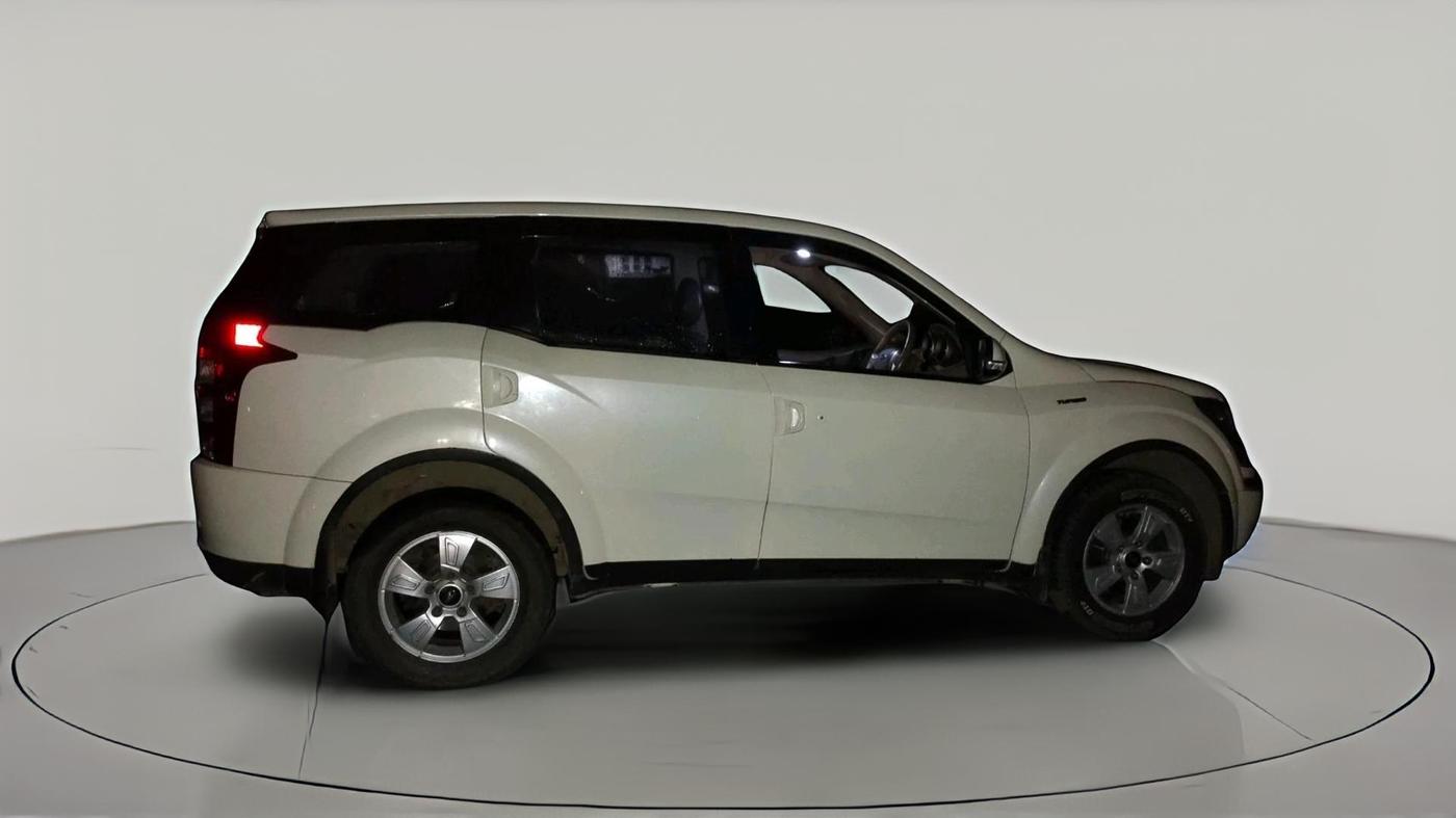 2014 Mahindra XUV500 W8, Diesel, Manual, 1,30,024 km, exterior
