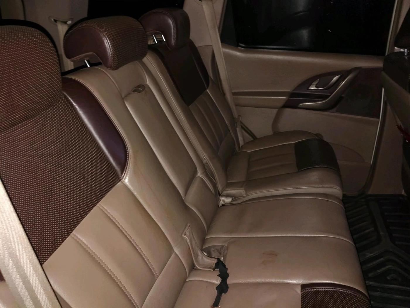 2014 Mahindra XUV500 W8, Diesel, Manual, 1,30,024 km, interior