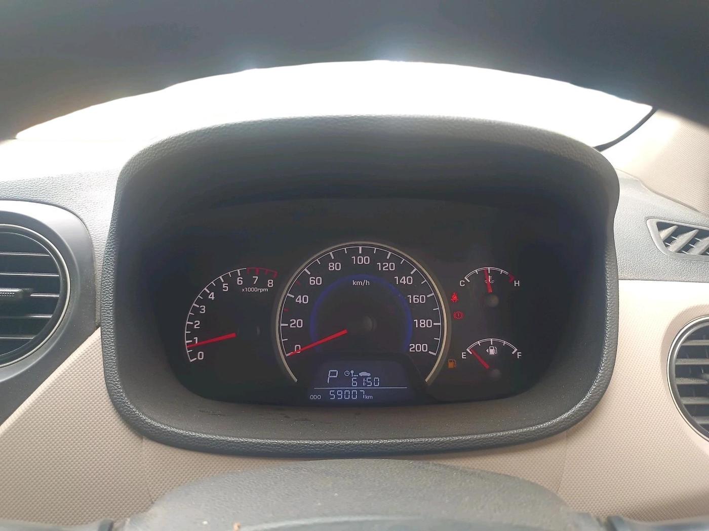 2018 Hyundai Grand i10 SPORTZ AT 1.2 KAPPA VTVT, Petrol, Automatic, 59,007 km, interior