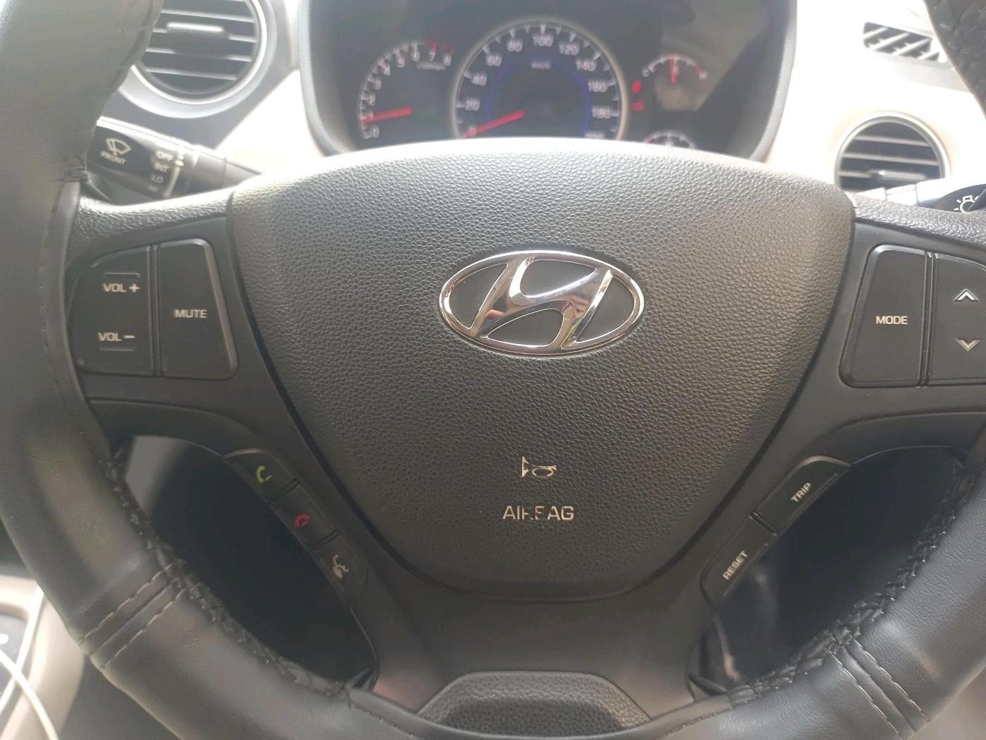 2018 Hyundai Grand i10 SPORTZ AT 1.2 KAPPA VTVT, Petrol, Automatic, 59,007 km, interior