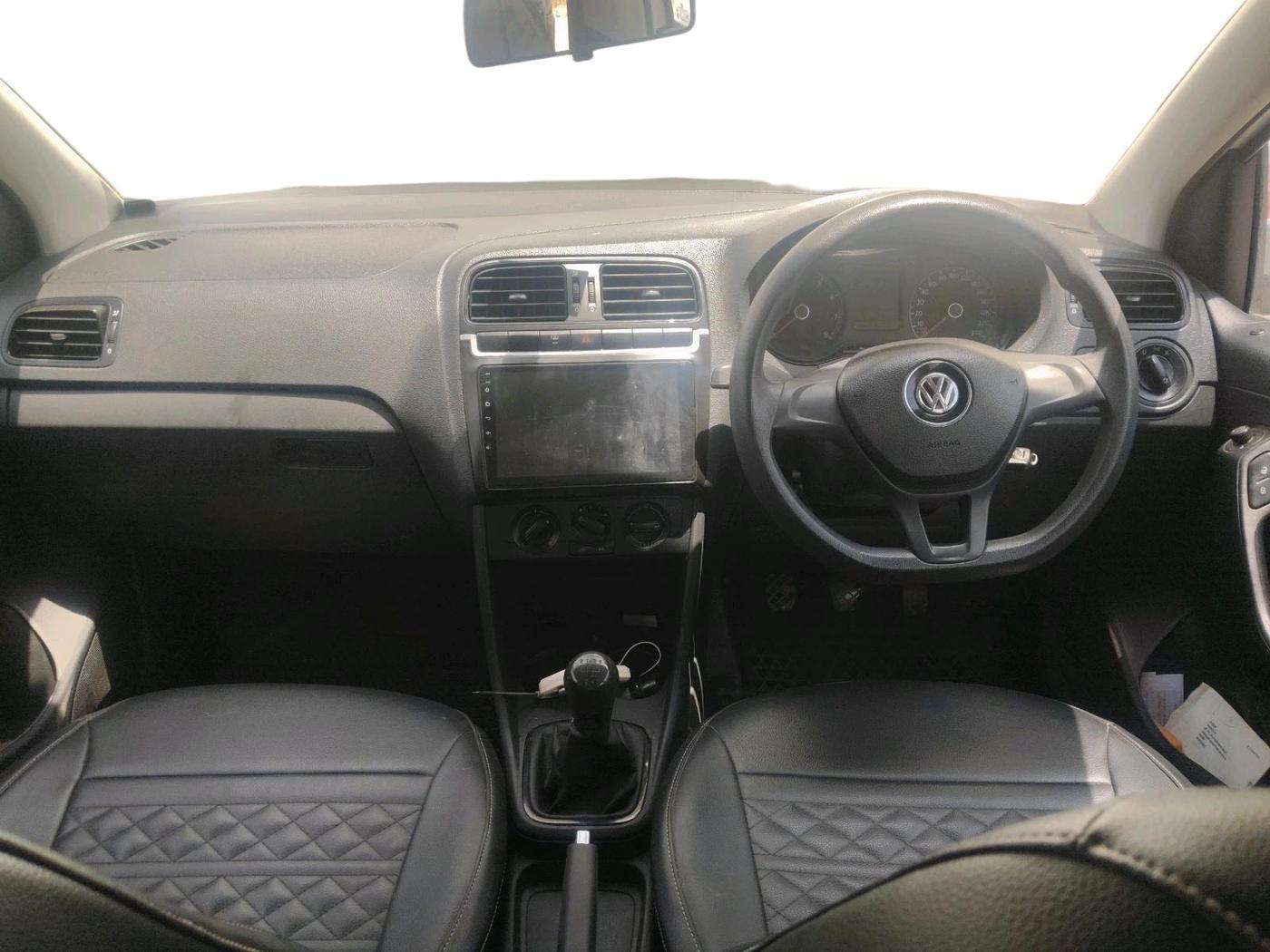 2017 Volkswagen Polo COMFORTLINE 1.2L, Petrol, Manual, 55,113 km, interior