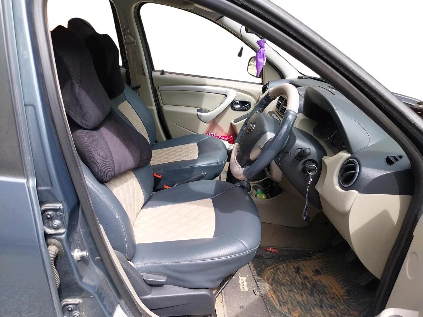 2015 Nissan Terrano XL (P), Petrol, Manual, 77,459 km, interior