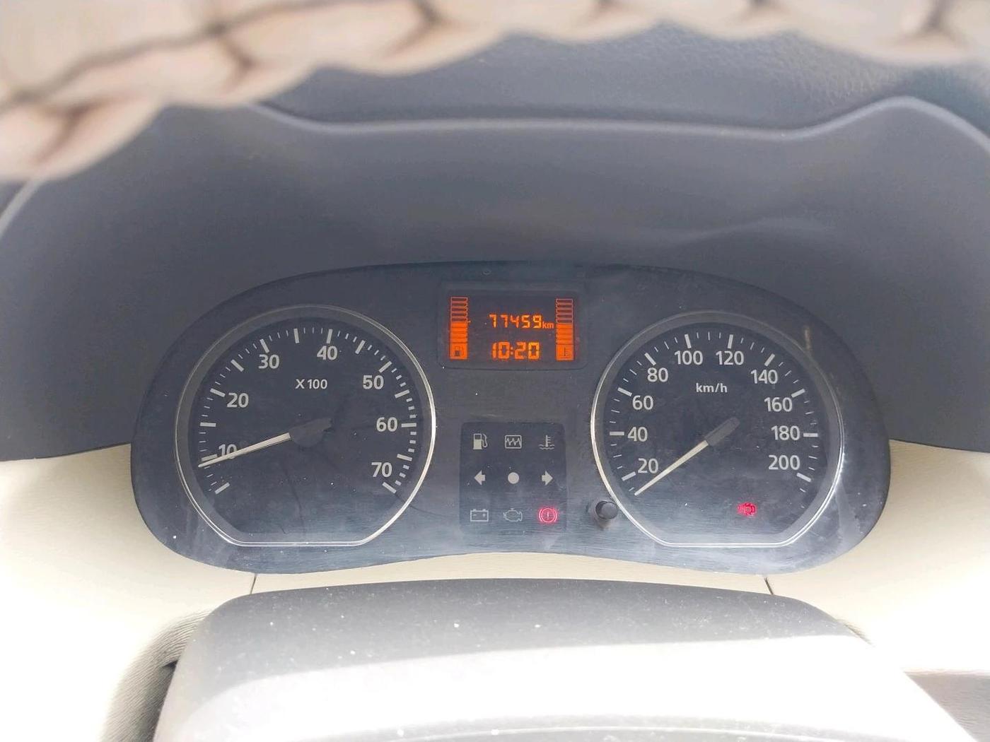 2015 Nissan Terrano XL (P), Petrol, Manual, 77,459 km, interior