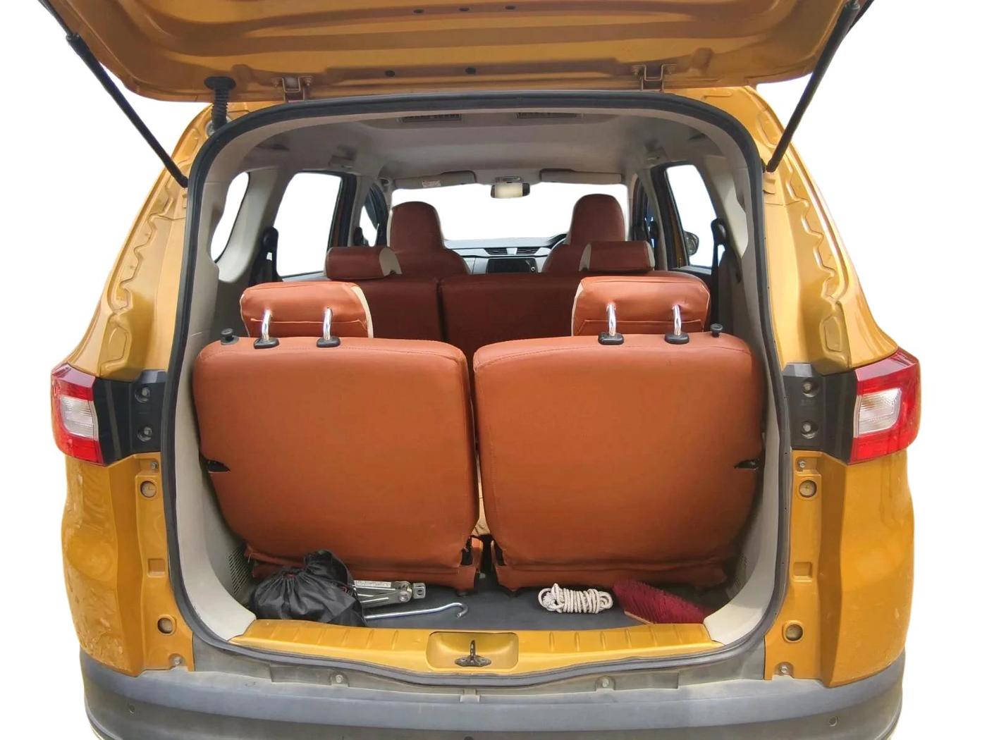 2022 Renault TRIBER RXT, Petrol, Manual, 42,000 km, exterior
