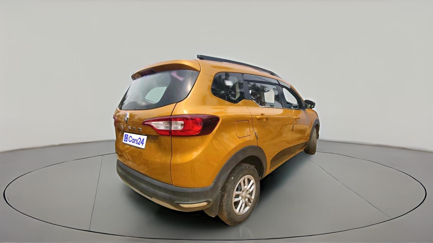 2022 Renault TRIBER RXT, Petrol, Manual, 42,000 km, exterior