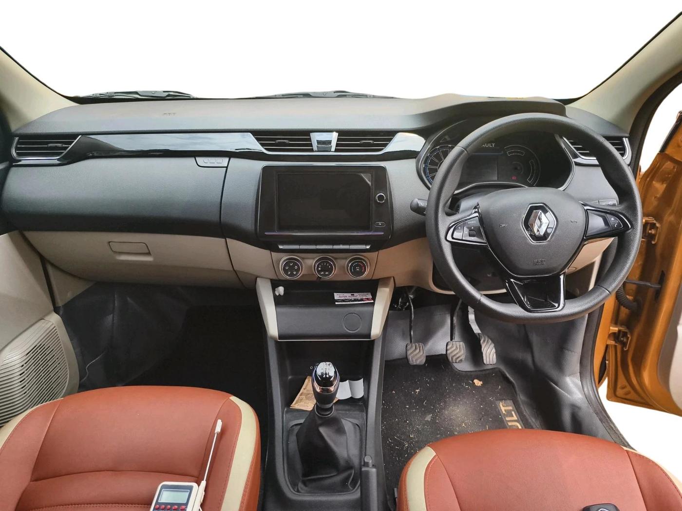 2022 Renault TRIBER RXT, Petrol, Manual, 42,000 km, interior
