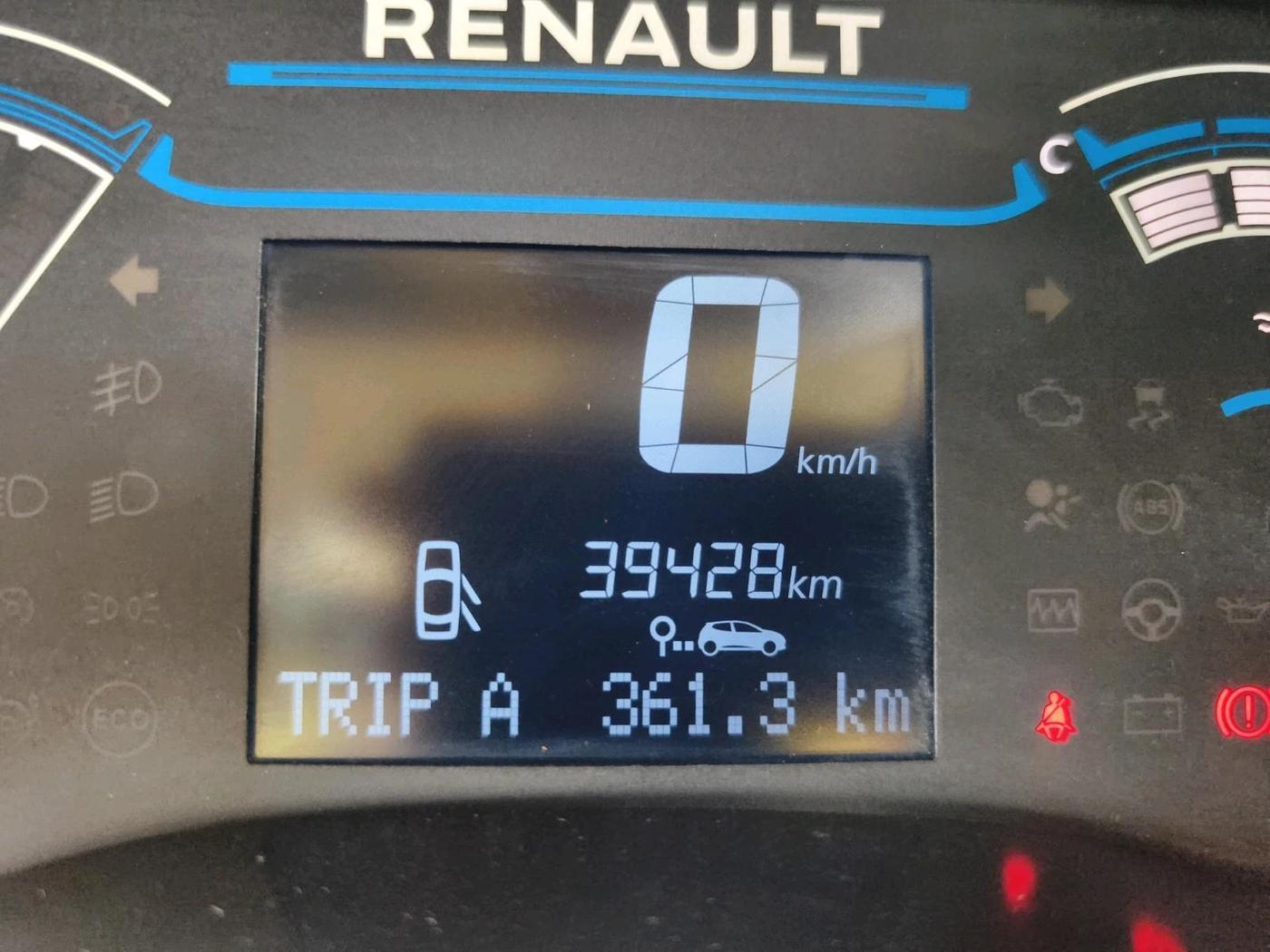 2022 Renault TRIBER RXT, Petrol, Manual, 42,000 km, interior