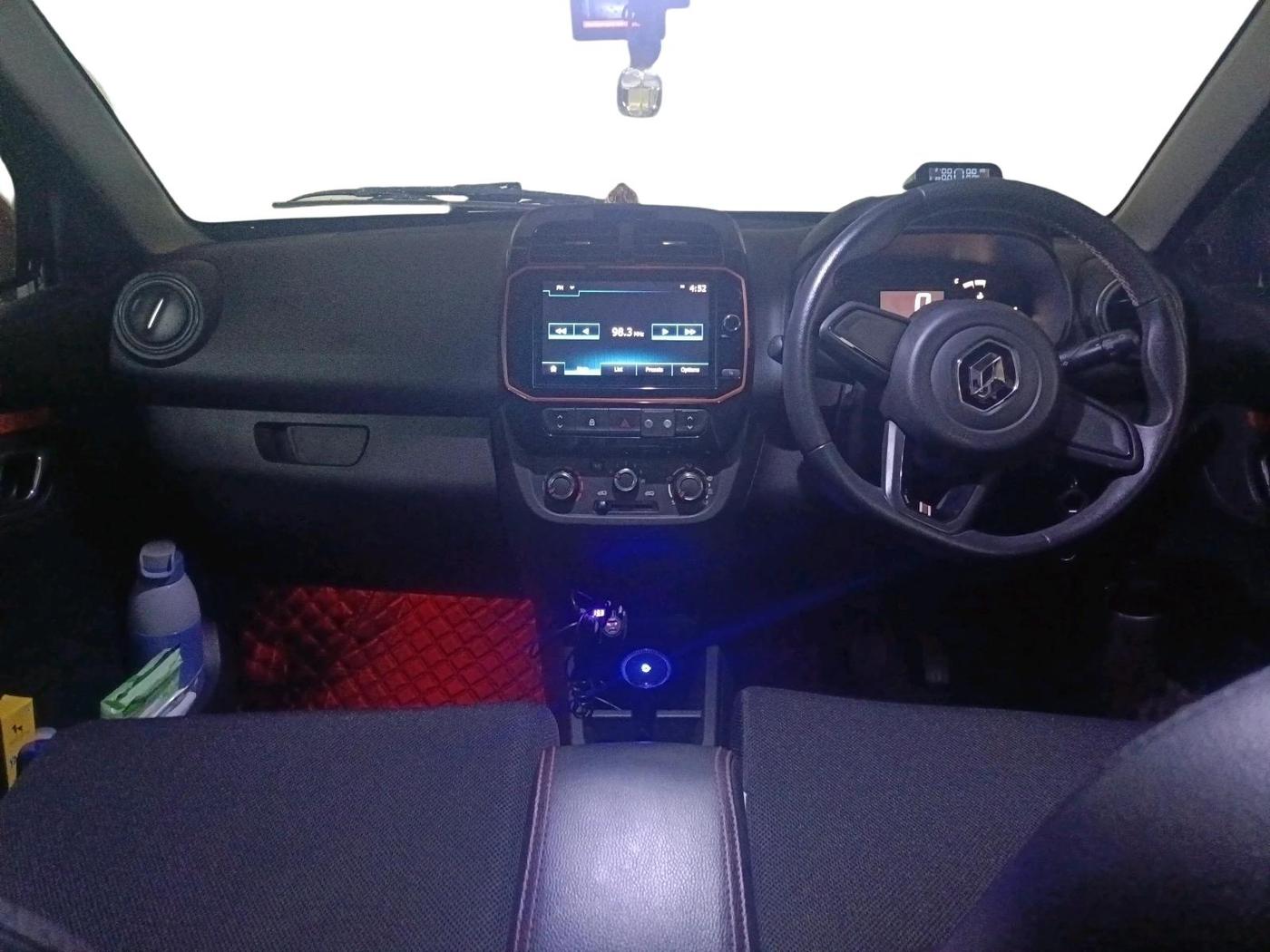 2020 Renault Kwid CLIMBER 1.0 AMT (O), Petrol, Automatic, 30,373 km, interior